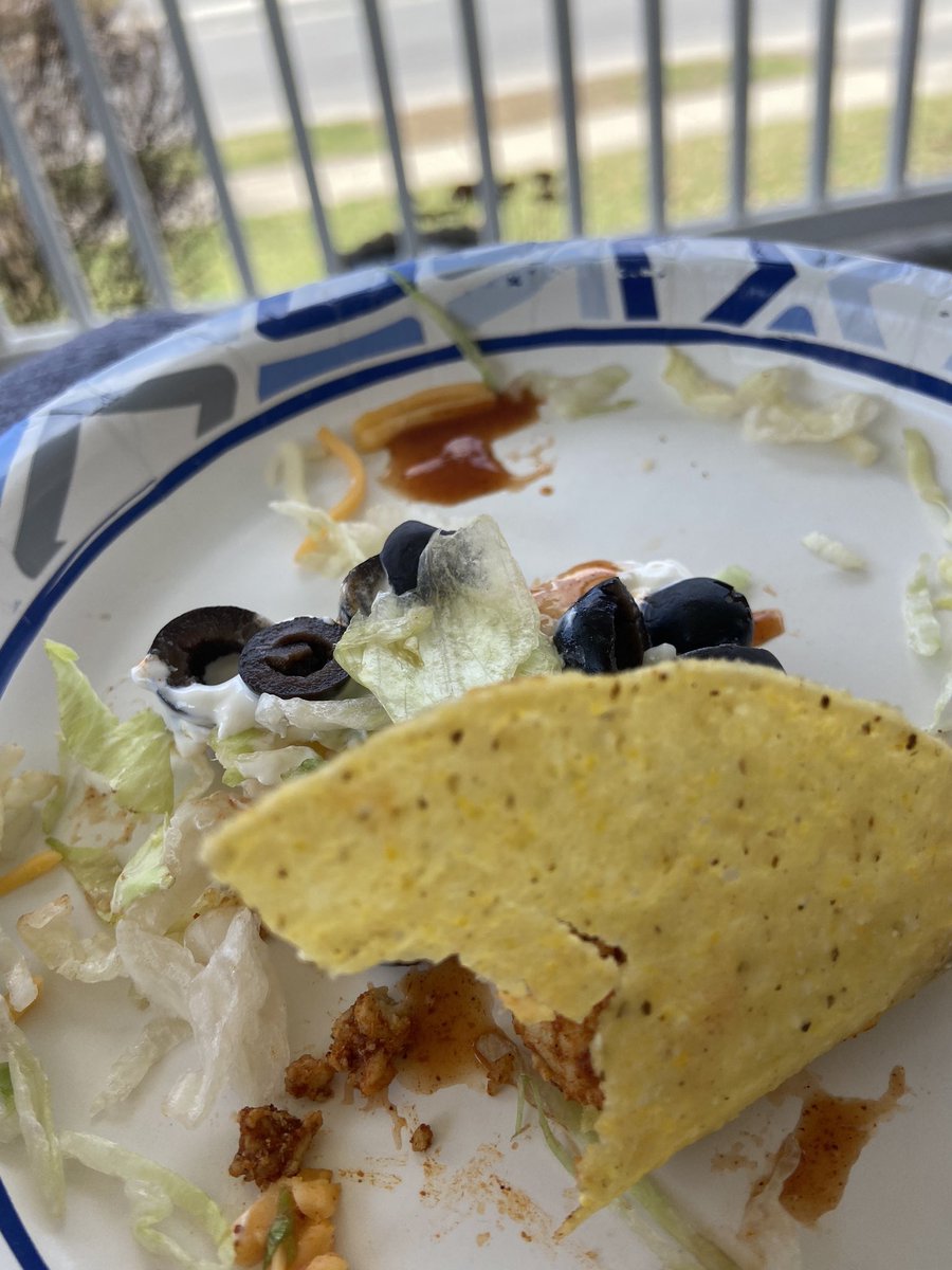 HcollinsJ's tweet photo. I do this! work my buns So I can do this!!!! eat Tacos (made with white ground chicken) deliciousness! #tacos #notTuesday #giveandtake #balance https://t.co/hbdb6mzi4v