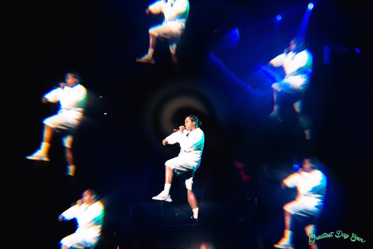 ✨🪩✨ tweet media