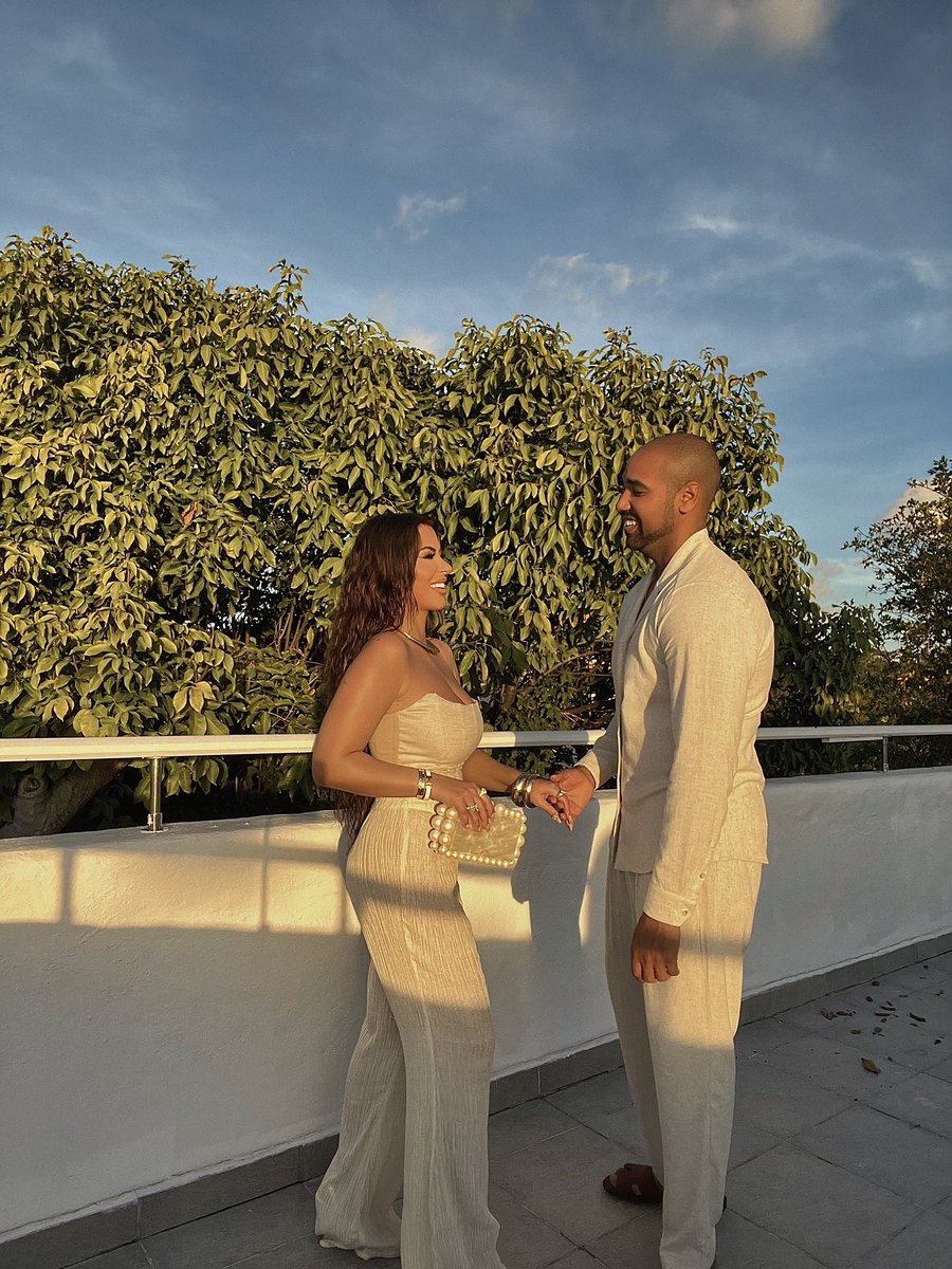 amrezy tweet picture