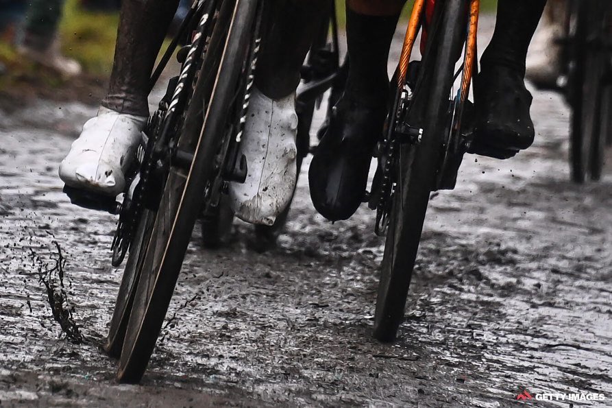 There’ll be no mudless mystery this year but that doesn’t change our excitement for one of the moest prestigious cobbles races of the year 😍
#parisroubaix #cobbles #roadcycling #racebikes #cyclingapparel #cyclinglife #cyclingphotos