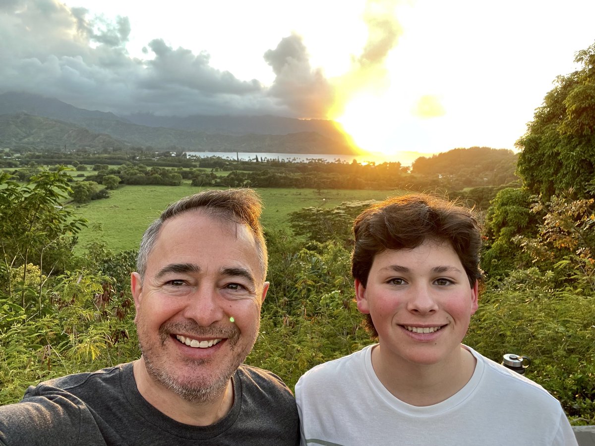 tmcgtim's tweet photo. Hanalei #lavasky https://t.co/tTcHD08JNT