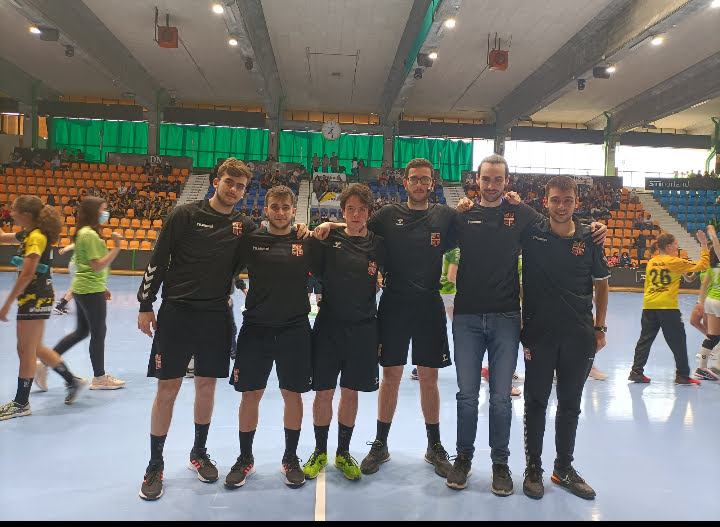 ctaeuskadibm's tweet photo. 📸Continua la formación de los árbitros de Euskadi en el torneo Anaitasuna-Pamplona.
@EEF_FVascaBM @ctaeuskadibm 
@CTABizkaia @GipuzkoaCta #arbitrosarababm
#ArbitrosEuskadiBm https://t.co/q8272pzYdL