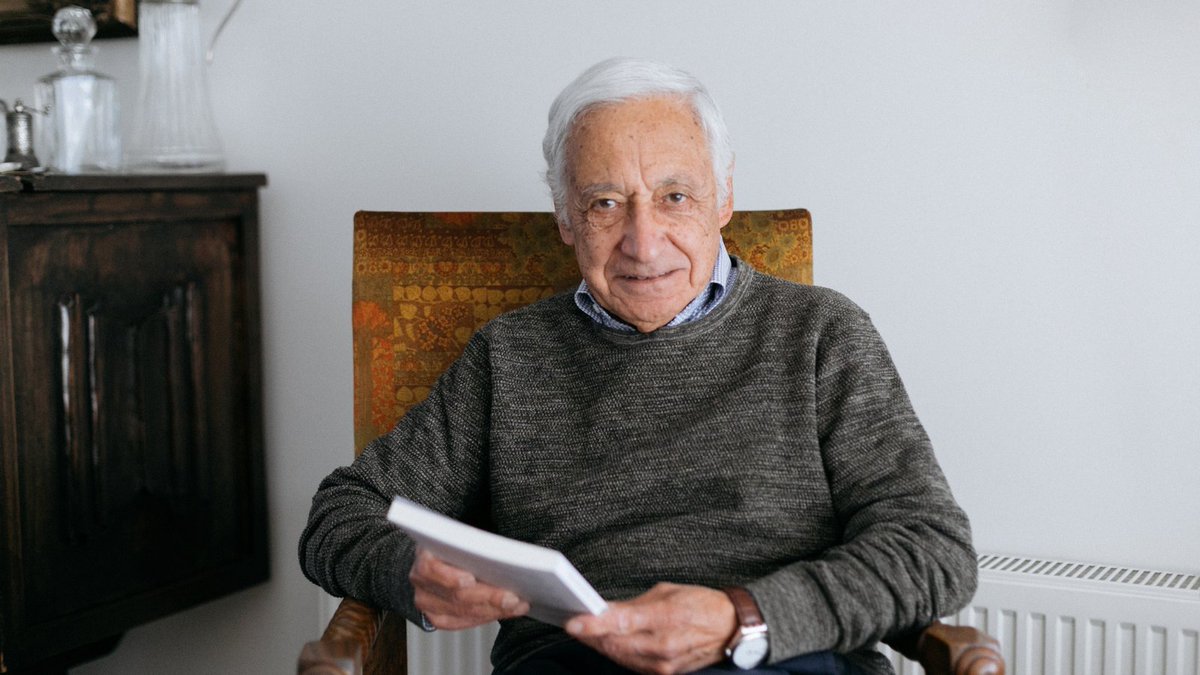 SituAiP's tweet photo. Acerca de su libro “Conversemos sobre la Muerte”, habla Juan Pablo Beca.

"Cada persona tiene una biografía o una historia que va construyendo a lo largo del tiempo con sus éxitos, heridas, sus cosas buenas y malas. Pero las historias tienen que terminar"

https://t.co/m1vraPlPPO https://t.co/FcKdRRDiq9
