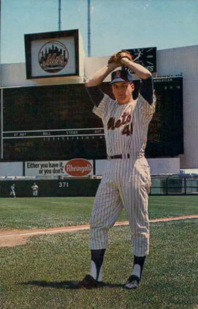 Opening Day at Citi Field today and the long awaited unveiling of the Tom Seaver Statue.”The Franchise” #Mets #LGM #MetsTwitter #TomSeaver #RIP