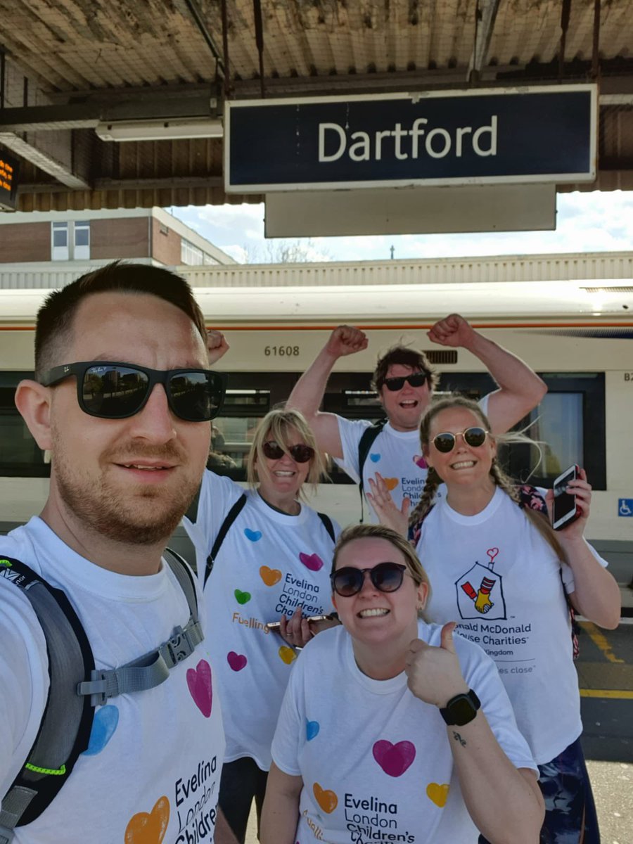 ShellHoops195's tweet photo. 1st day done💪🏻🥳💙@EvelinaLondon @GOSHCharity @RMHCUK @simmodangfc @KateTrev89 so proud of my walking warriors team today❤️ https://t.co/gs1nMl7ueE