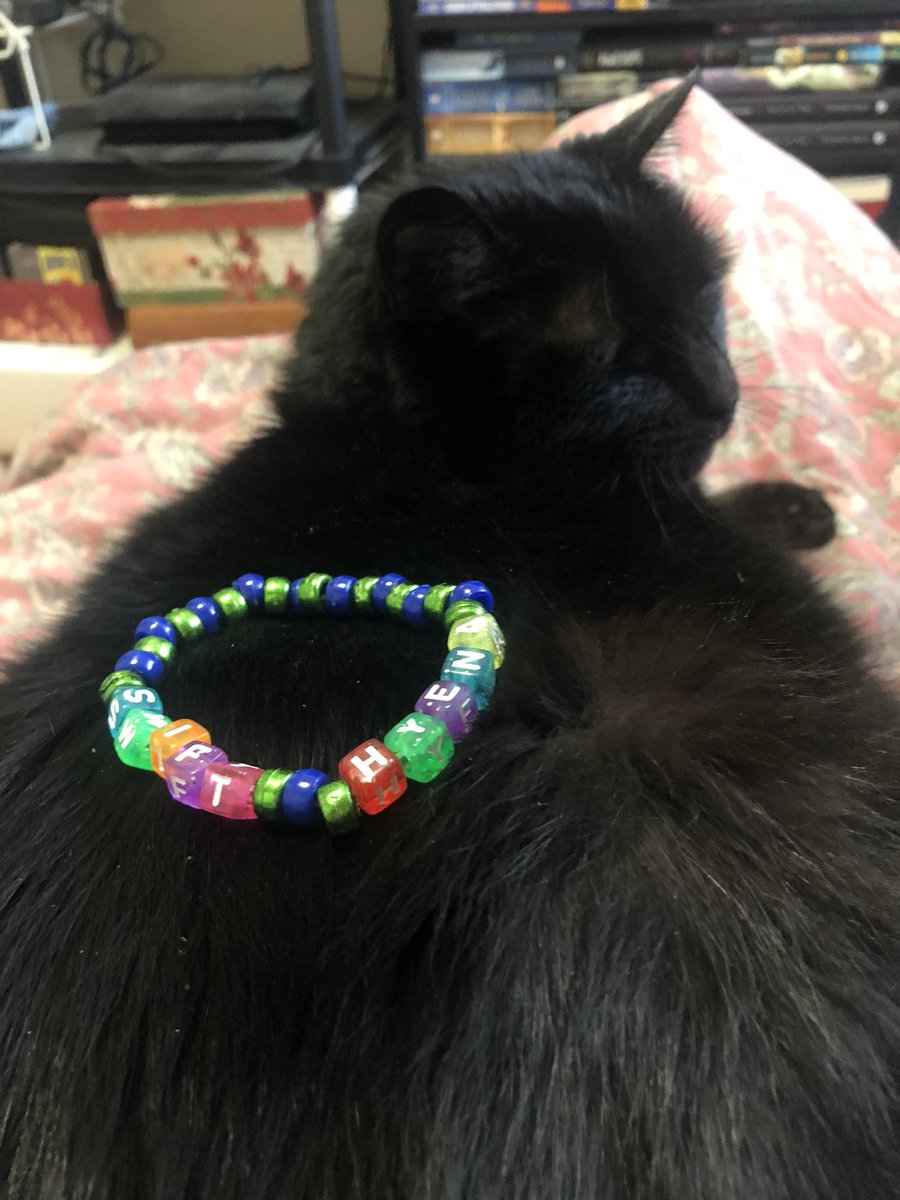 In love with the bracelet <a href="/nstlgiia/">S T A R R Y</a> made for me 🥺🥰