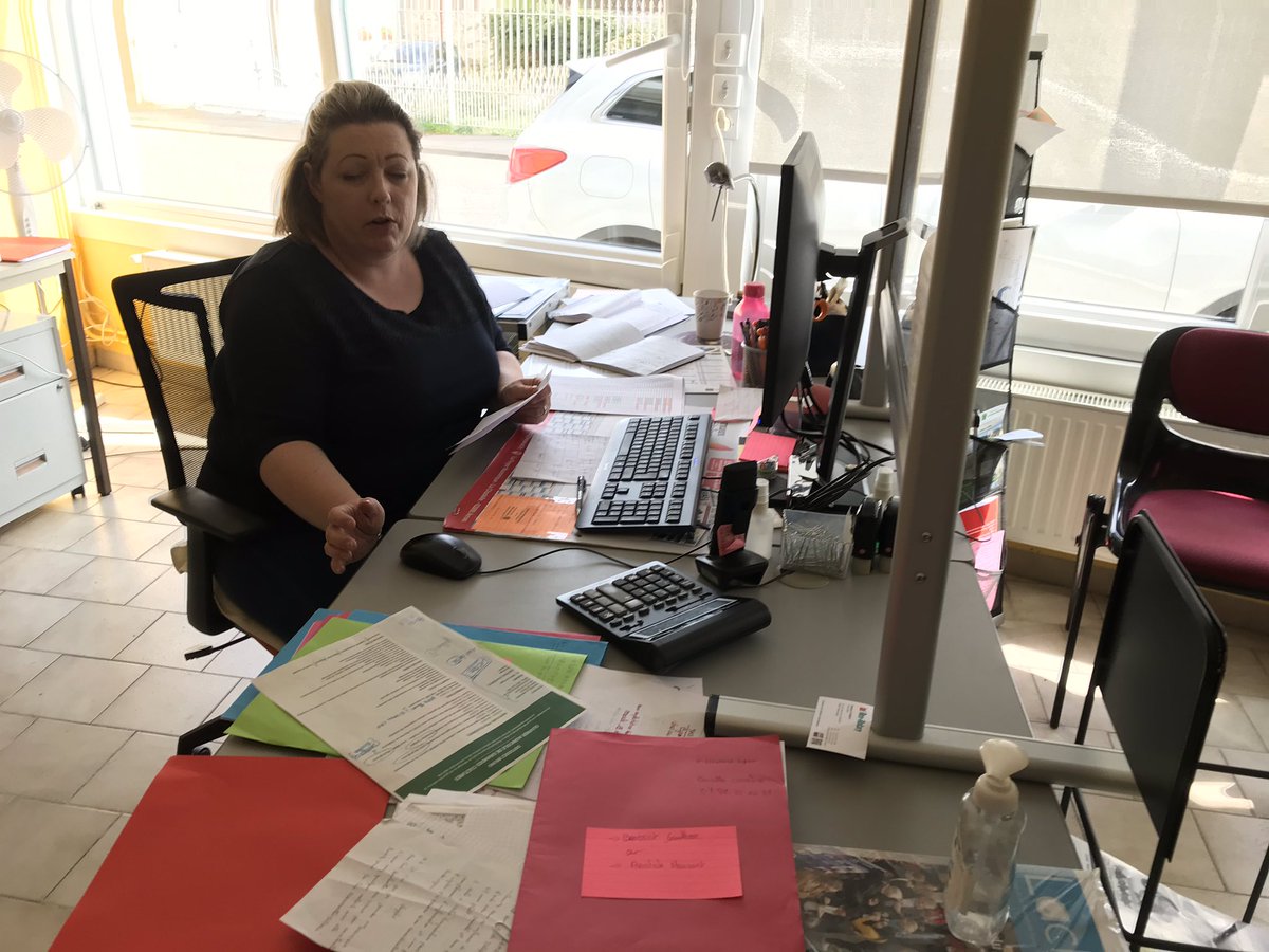 lebimsa's tweet image. Dans les bureaux du service de remplacement, basée à #Landrecies, au pays de la #baraque à #frites, chaque jour, l’équipe composée d’Emilie Dubucquoy et de Delphine Grimbert se bat pour répondre au besoin de remplacement exprimé par les #agriculteurs sur leur #territoire. 
8/8.