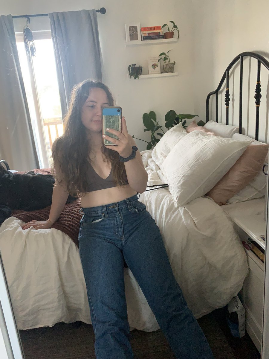 lovelylexi6's tweet photo. Waiting for brandyn to get out of the bathroom like… https://t.co/ydmor6CDDr