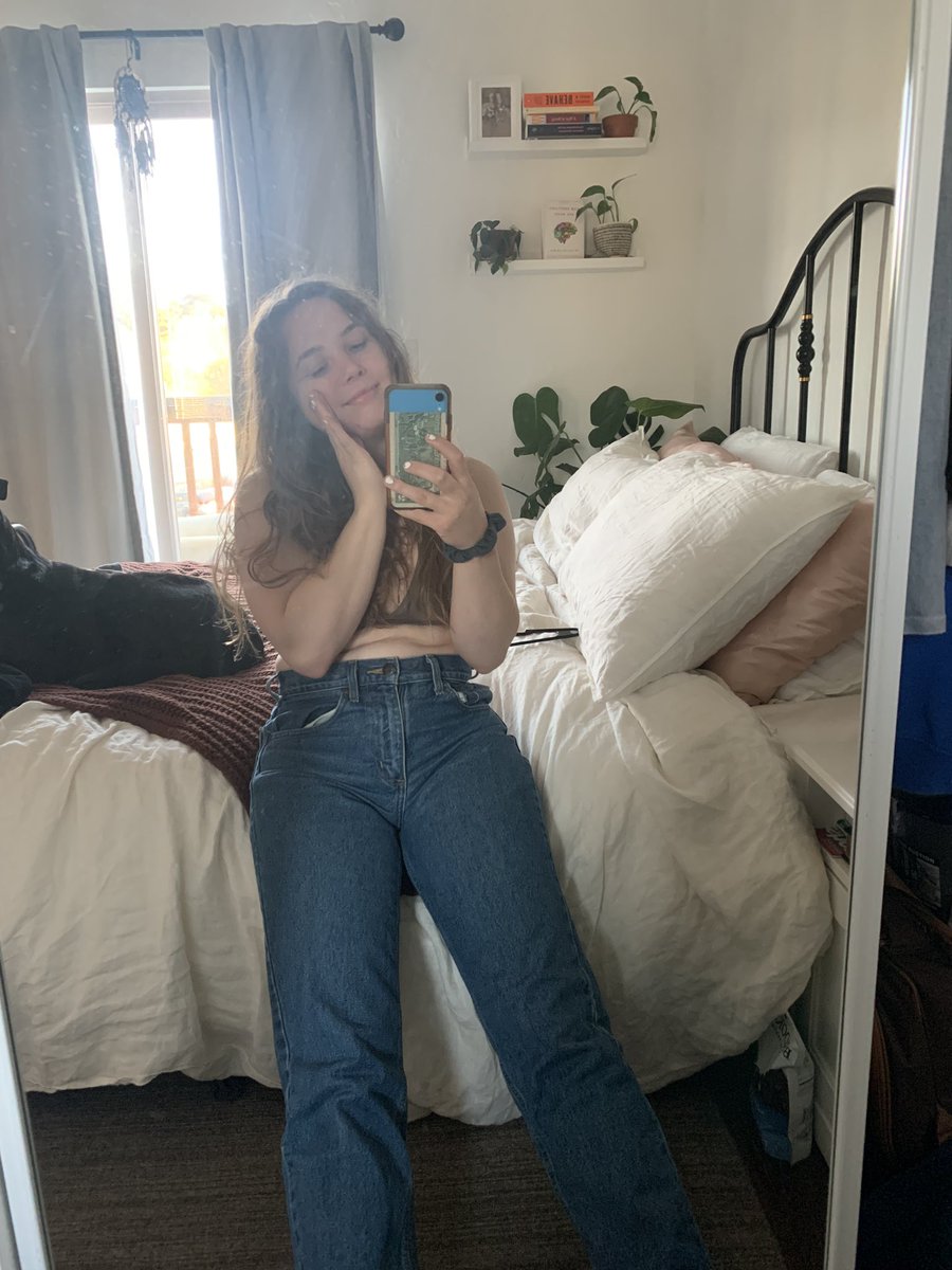 lovelylexi6's tweet photo. Waiting for brandyn to get out of the bathroom like… https://t.co/ydmor6CDDr