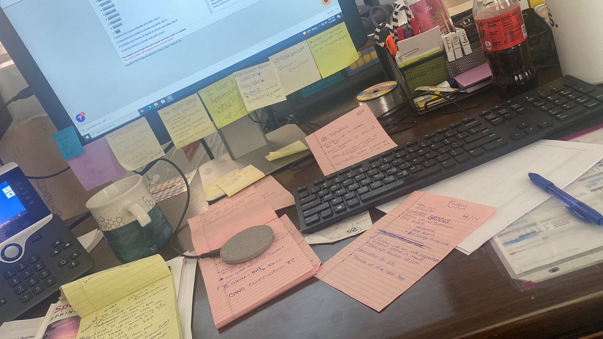 MegGraves12's tweet photo. The “to do lists” are consuming my desk …. https://t.co/lBFQxDoCUG