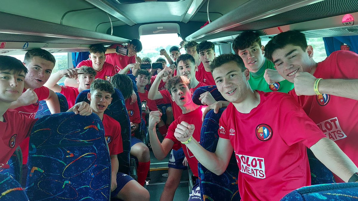 UEOplanter's tweet photo. ✅ 8-0 vs Academy Vision Foot

✅ 0-8 vs Burdalés

✅ 3-0 vs Joanenc

🥳 Quina imatge la del #CadetA a la #YellowCupEaster22 organitzada pel @VillarrealCF. Ple de victòries de l’equip de Gerard Moreno i Cristian López!

🔴⚽️ #UEOPlanter #Seguim100delOlot https://t.co/X3vL8ZUuxY
