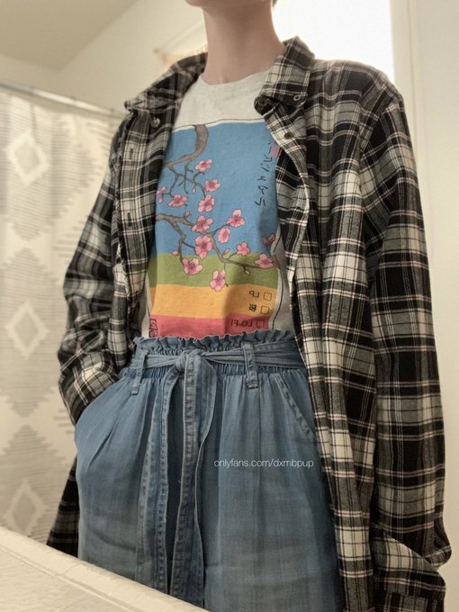 Watch ๑ 𝐩𝐮𝐩ㅣthey/he ๑'s leaked NSFW photo on TwXstars