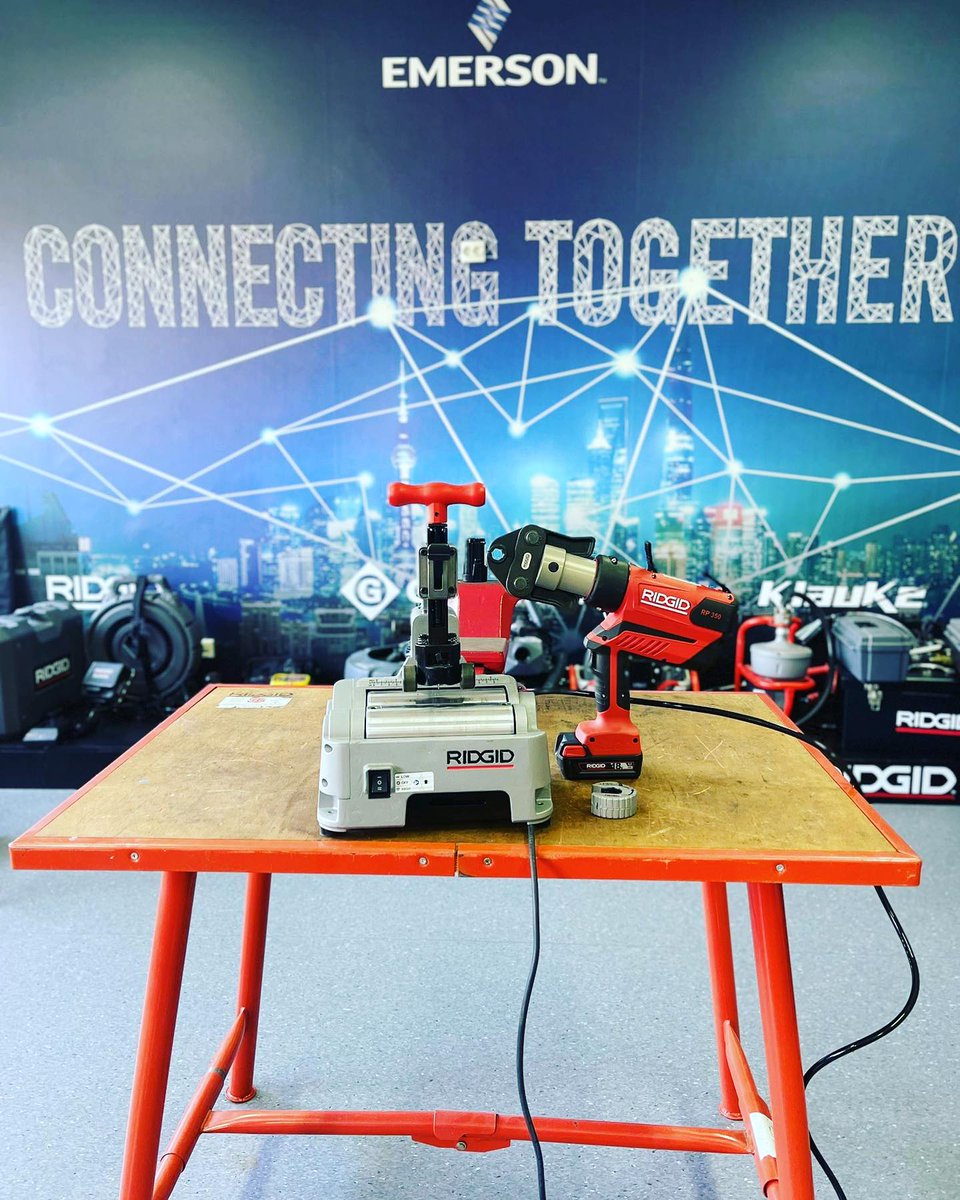 Stars of the day: RIDGID PC116 Powered Cutter and RIDGID RP350 Press Tool. 💪🏼
Name your fav’! ⭐️⭐️⭐️

#ridgideurope #ridgidtools #ridgidforthewin #ridgidstars #pc116 #rp350 #teamridgid #bettertogether #connectingtogether #plumbersofinstagram #worldplumbers