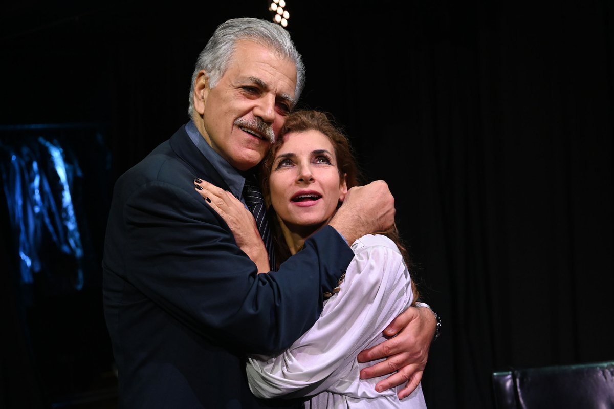 MorfesEkfrasis's tweet photo. "Πρόσωπο με Πρόσωπο" το προκλητικό έργο του Αλεξάντερ Γκέλμαν για 2 τελευταίες παραστάσεις στο Θέατρο Μορφές Έκφρασης. Με τις εξαιρετικές ερμηνείες του Θωμά Κινδύνη και της Μαρίας Παπαλάμπρου.  
Σάββατο 16 Απριλίου στις 21:00
Κυριακή 17 Απριλίου στις 19:30

Τηλέφωνα: 210 3464903 https://t.co/MKXAiIlk2G