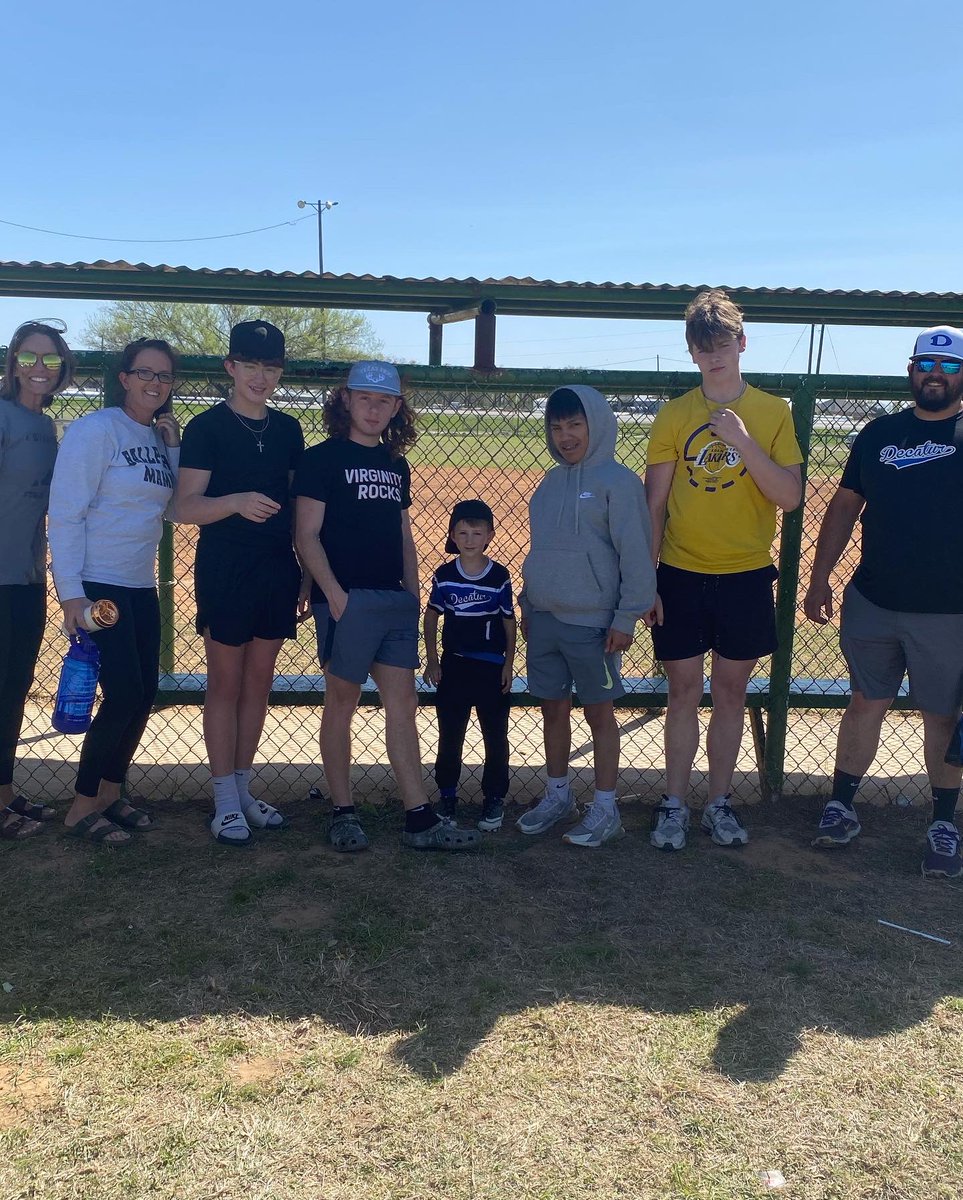 leahAlyson3's tweet image. So thankful for this group of boys who treat Cruz like a little brother &amp;amp; always show up for him. #decaturHS #decaturbaseball 🧢⚾️💙