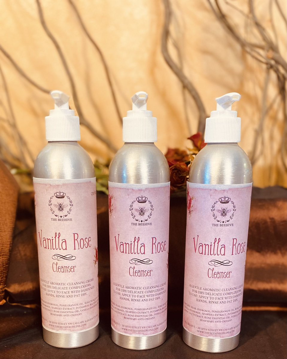 Wash your face with roses! Our Vanilla Rose face wash is a gently foaming and skin-nourishing creme cleanser that will leave your complexion soft and, we must say it, rosy!🌹