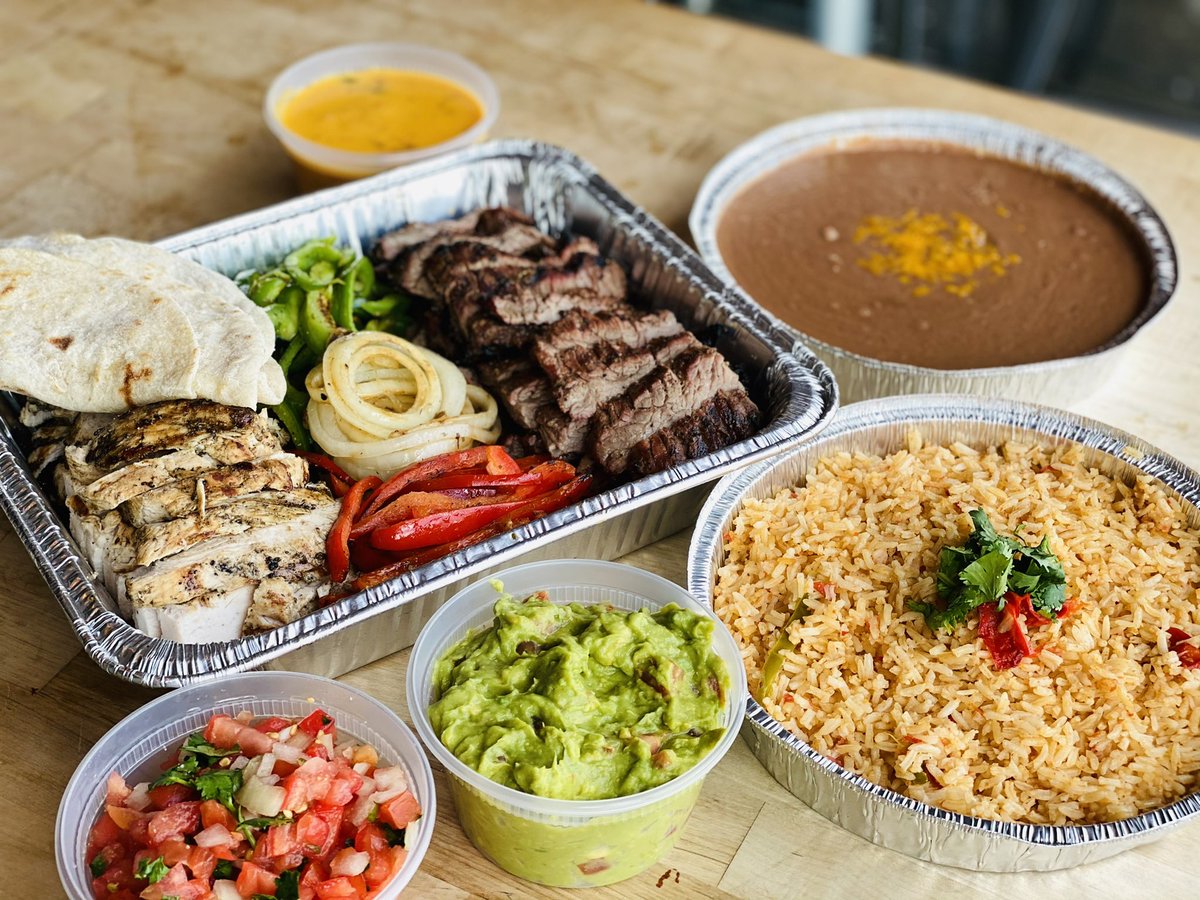 Staying in for Easter this year? Los Tios has every-BUNNY covered 🐰🎉 Pre-order our family packs online on our website, or give your favorite location a call!