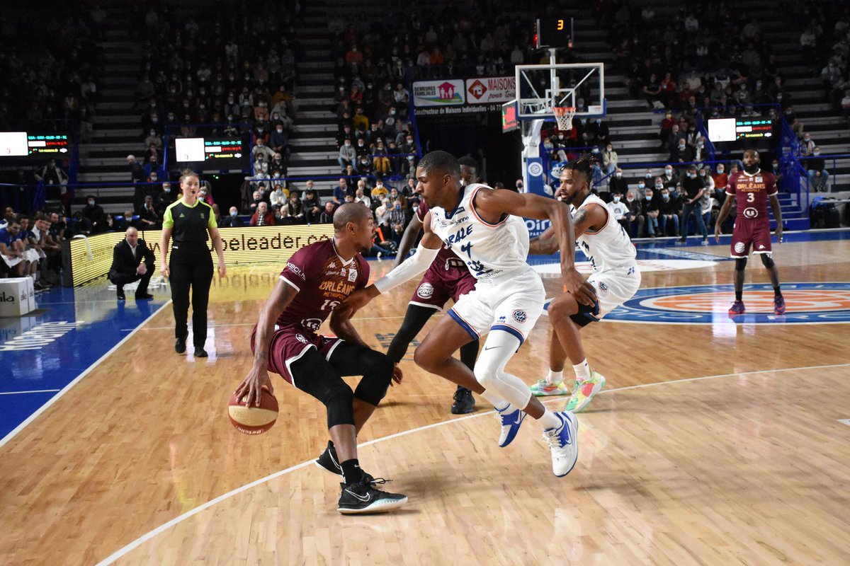 ChoraleRoanne's tweet photo. Direction #Orléans pour défier l'@OLB45 ce samedi à 20h en #BetclicELITE 🚌
Match à vivre sur #LNBTV et @ActivRadio 📺📻
La preview 👉 https://t.co/5pJwYHyKFB
#OLBCHO #ChoraleNation https://t.co/2YlWI5Pdjh