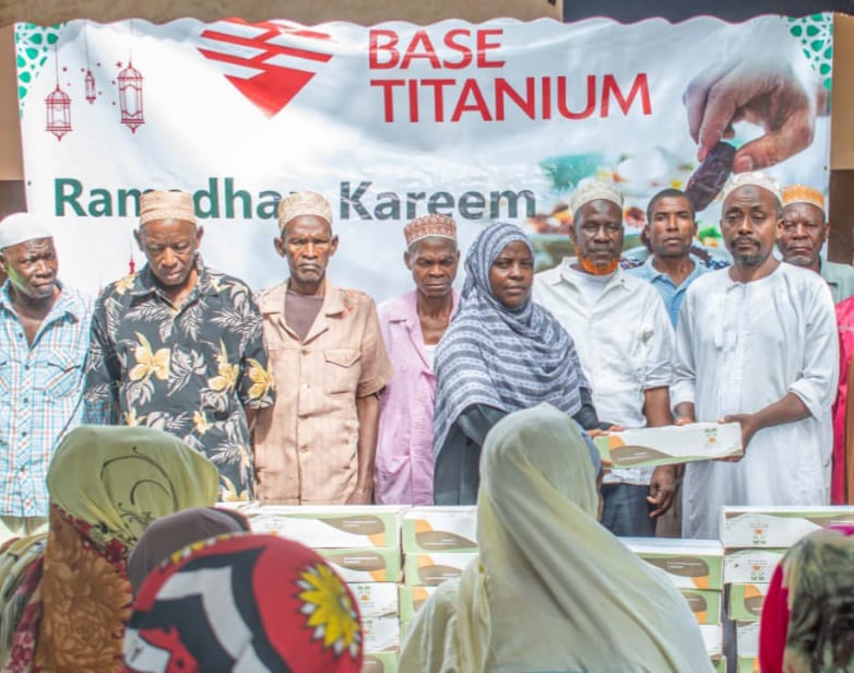alimasemo's tweet photo. Earlier today, @BaseTitanium @baseresources launched the dates distribution program in Zigira village, Kinondo Location. 

About 3 tons of dates will be distributed to all mosques within the villages surrounding the mine site. 

#Ramadhankareem 
#Swaummaqbul https://t.co/HcKOTd7lHb