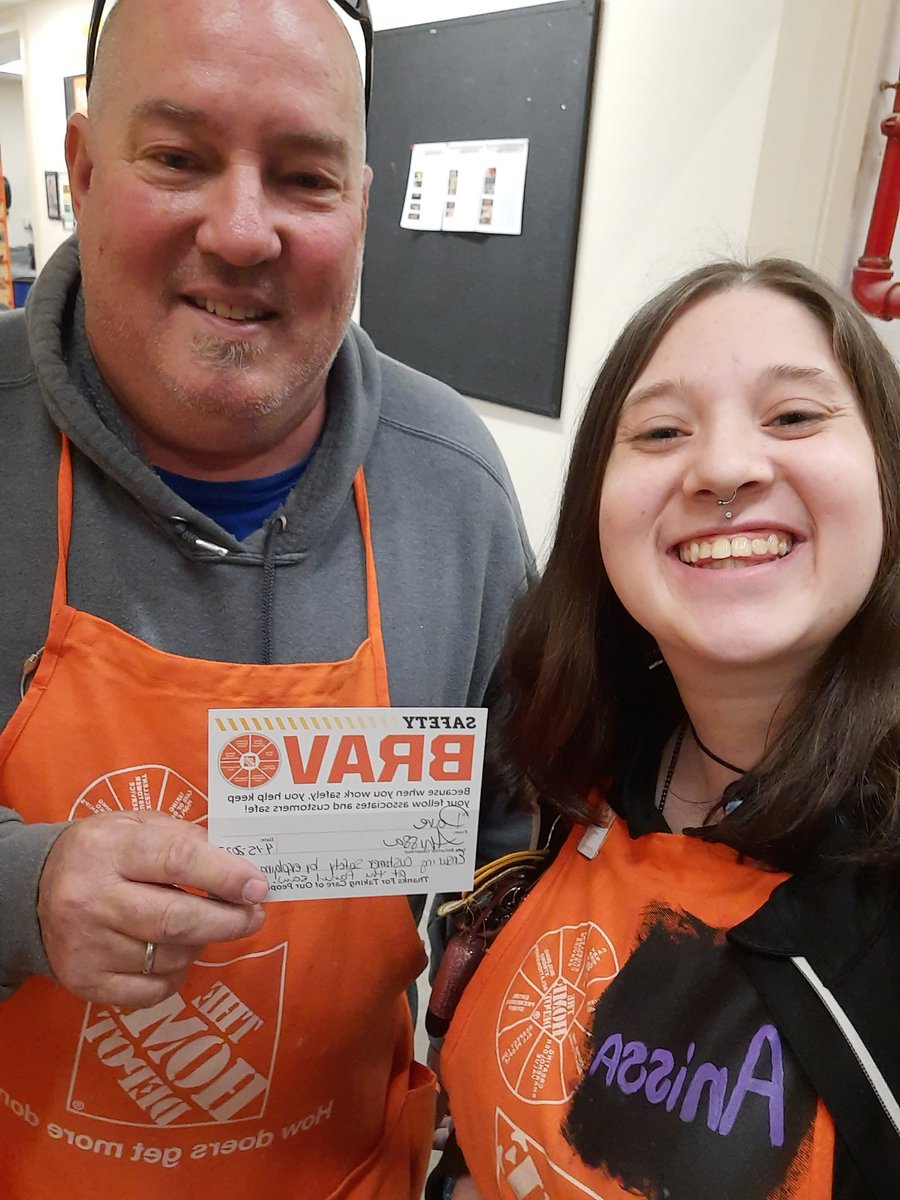 Huge shout of to Dave in D21! He ensured customer safety by explaining the zone of safety to a customer at the panel saw!!!!