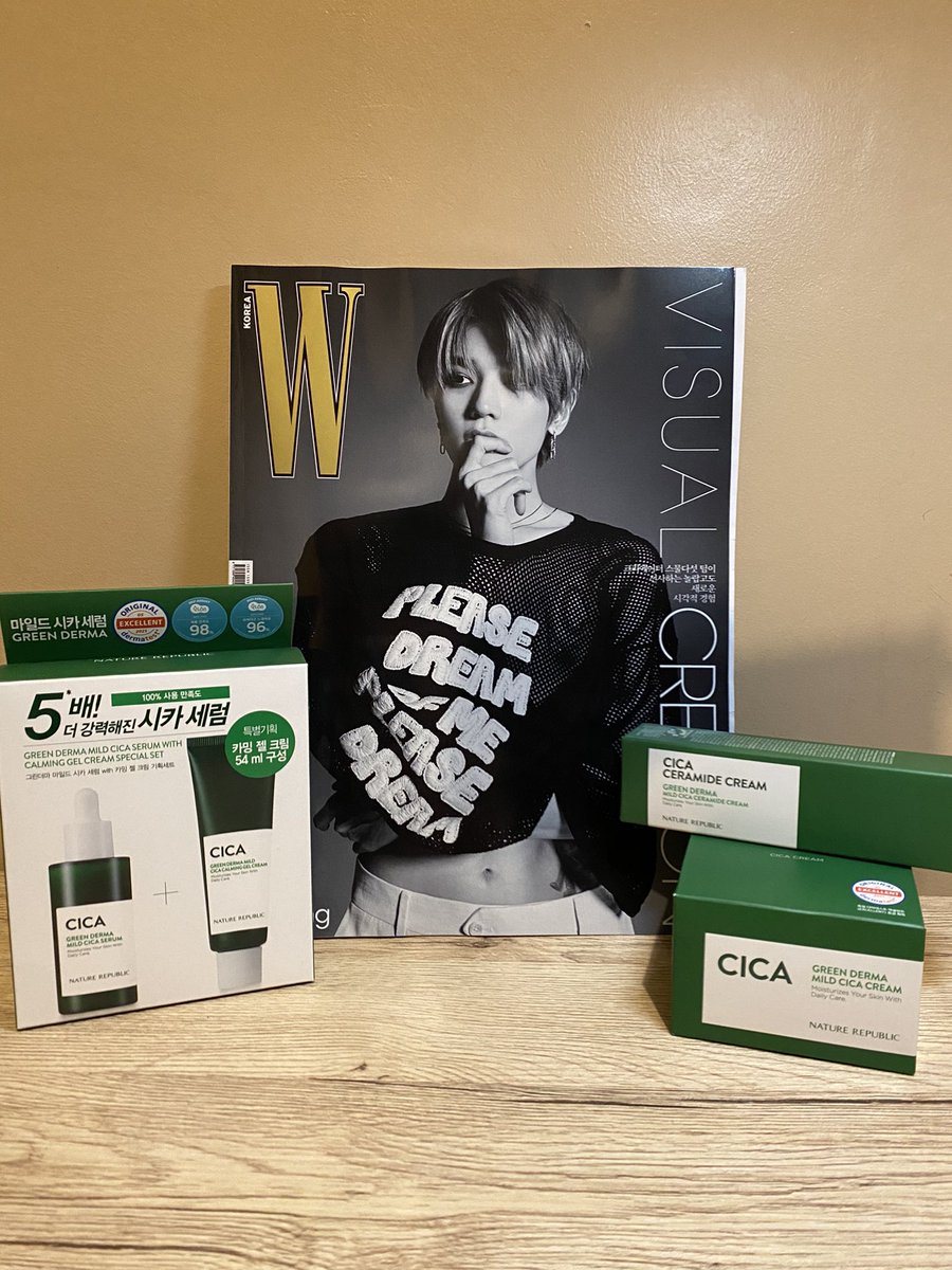 tybestboyy's tweet photo. Sorry for the very late post. ๐
but thank you once again @_youwon_ for my #Taeyong (cover) #WKorea magazine ๐ and for my CICA products from #naturerepublic canโt wait to use them.
#TYyouwon https://t.co/QIDJc5Jy5f