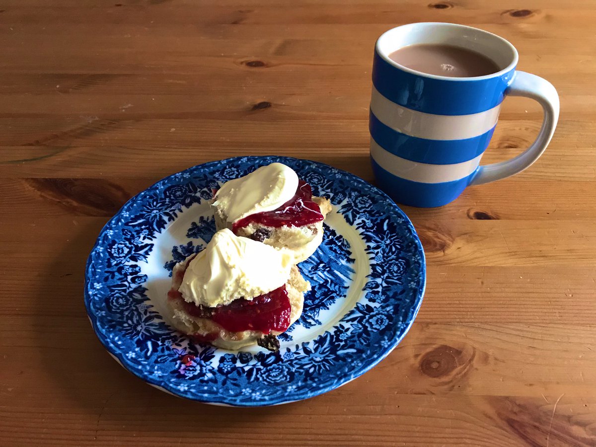 Fully representing brand Tired-Cornish-Mummy with a Cream Tea <a href="/Jam_First/">Jam First 〓〓</a> <a href="/BakeryPortreath/">Portreath Bakery - Home of MMGF</a> <a href="/TrewithenDairy/">Trewithen Dairy</a> #GoodFriday #EasterHolidays ❤️🤍