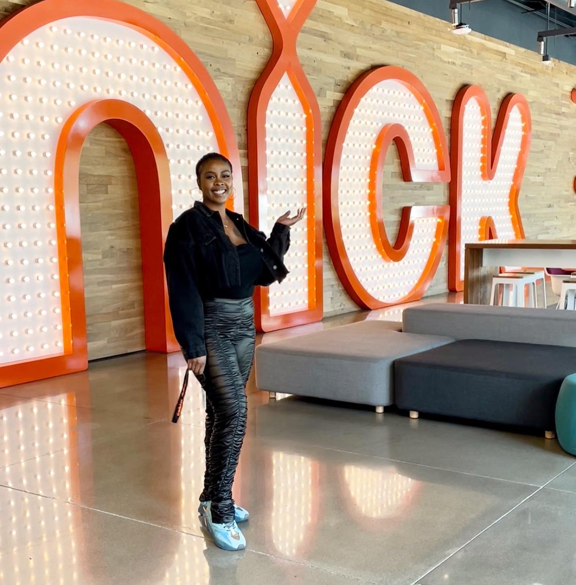 baylarenee's tweet photo. Secrets out , I can’t keep it in any longer lol . I work for Nickelodeon 🥺🧡📺 … stay tuned https://t.co/askFy5wvsh