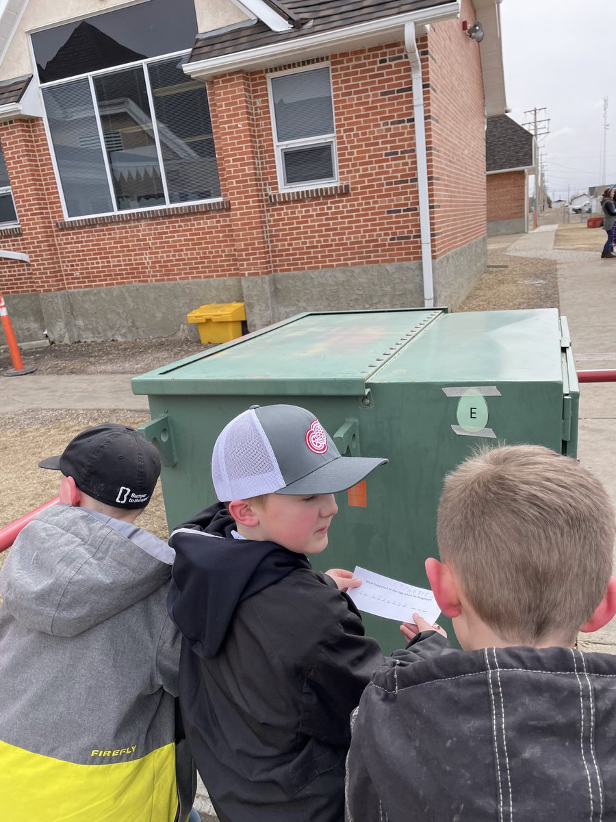DayslandS's tweet photo. Yesterday our elementary students took part in a very chilly, but fun egg hunt. Happy Easter everyone and enjoy the long weekend! #brsd https://t.co/FDKDUaObNI