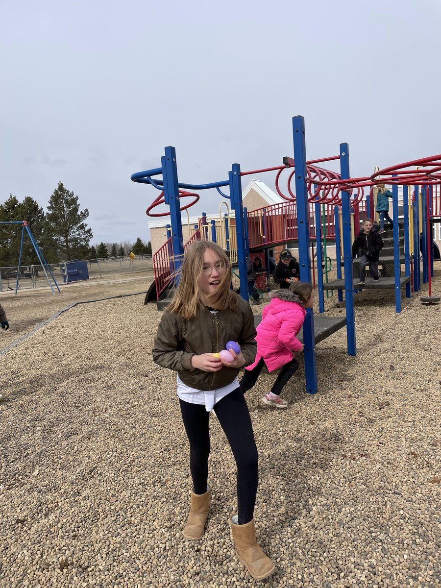 DayslandS's tweet photo. Yesterday our elementary students took part in a very chilly, but fun egg hunt. Happy Easter everyone and enjoy the long weekend! #brsd https://t.co/FDKDUaObNI