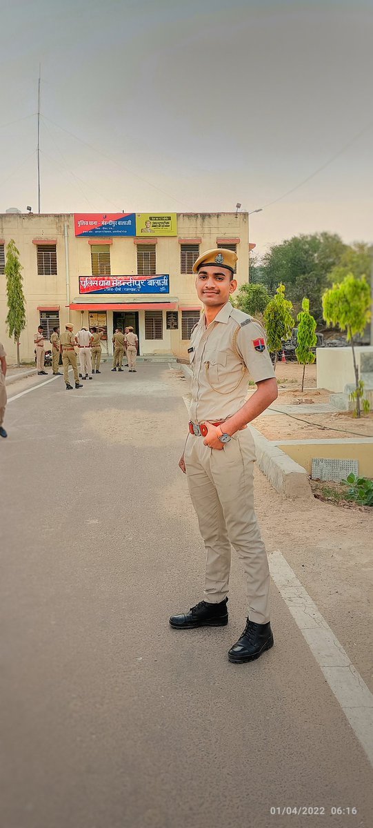 AnilDev69102383's tweet photo. ज्यादातर लोग उतने ही खुश रहते हैं, जितना वो अपने दिमाग में तय कर लेते हैं. https://t.co/RbgaPJopAX