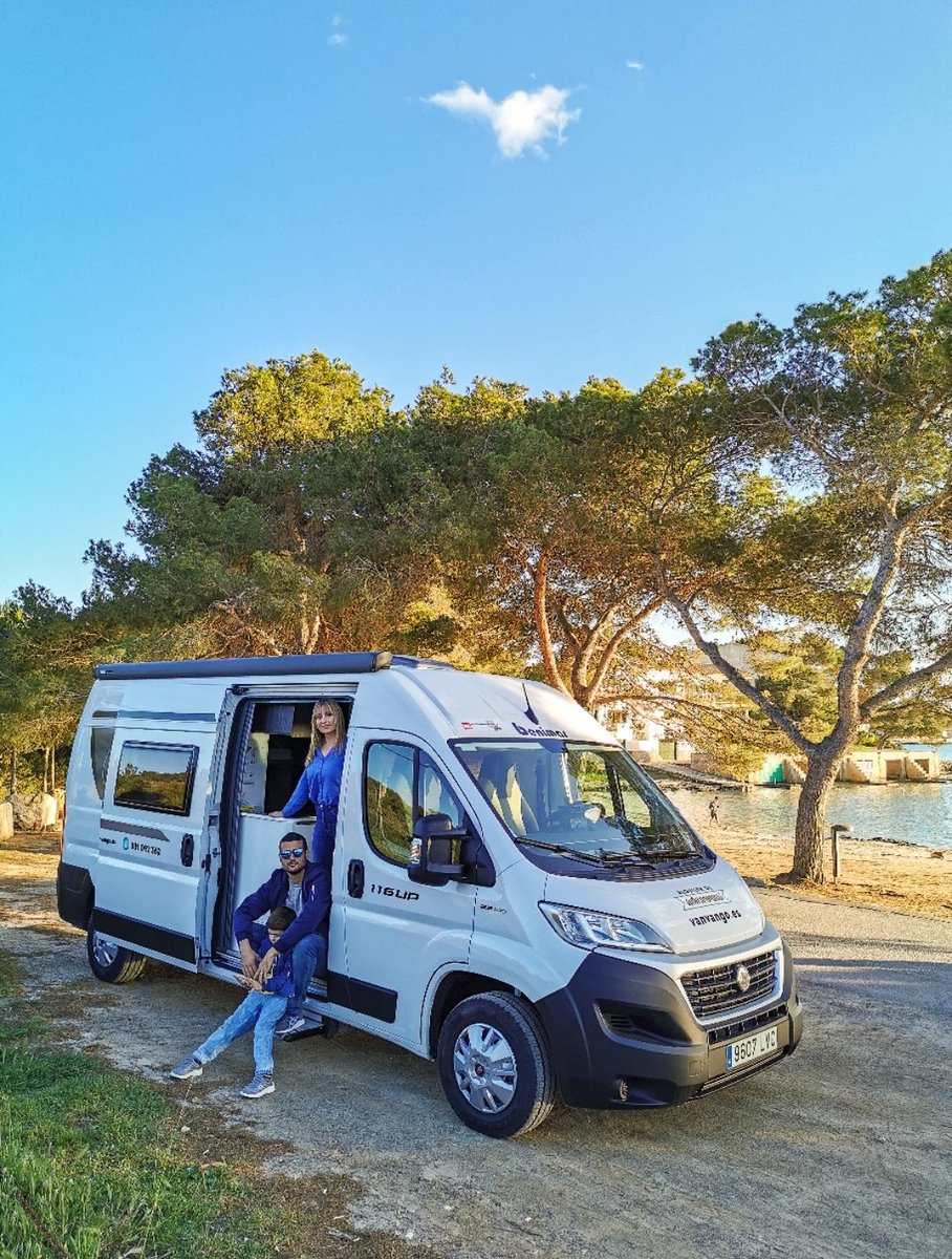 Van_Van_Go's tweet photo. Buenos días , feliz #ViernesSanto hoy amanecemos en #Mallorca.
 Las Camper son ideales para descubrir la isla y sus paisajes idílicos.
☑️https://t.co/G7A6P9Gn1F
#vanvango #Espana #camper https://t.co/bPSSJdHsli