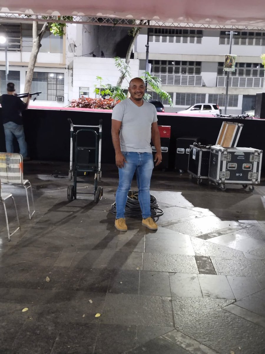 chuchubo's tweet photo. Matando un tigrito # chacao https://t.co/BzfiMYtXUr