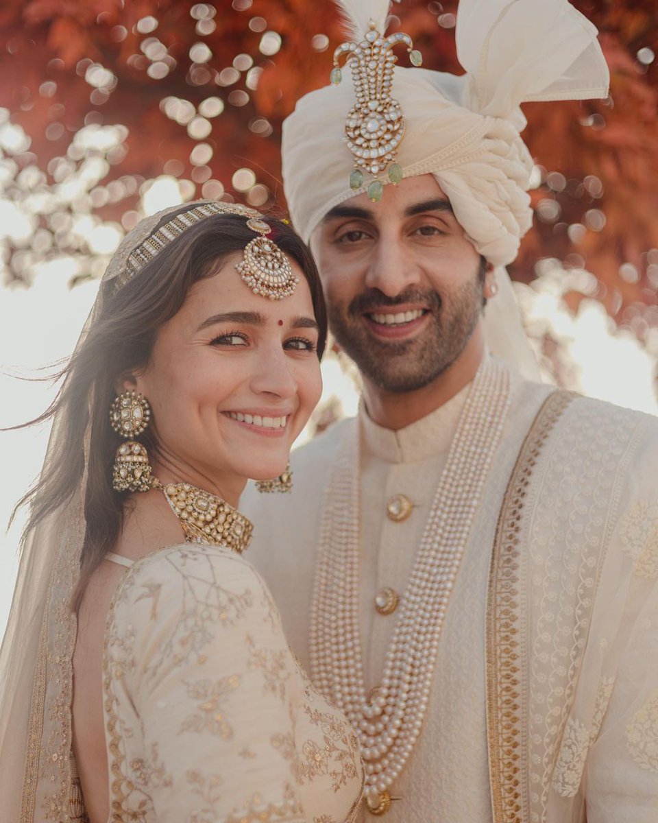 RanbirKUniverse's tweet photo. Together forever! ☺️❤️♾️

#RanbirKapoor #AliaBhatt #RanbirAliaWedding https://t.co/DTgvmDvELA