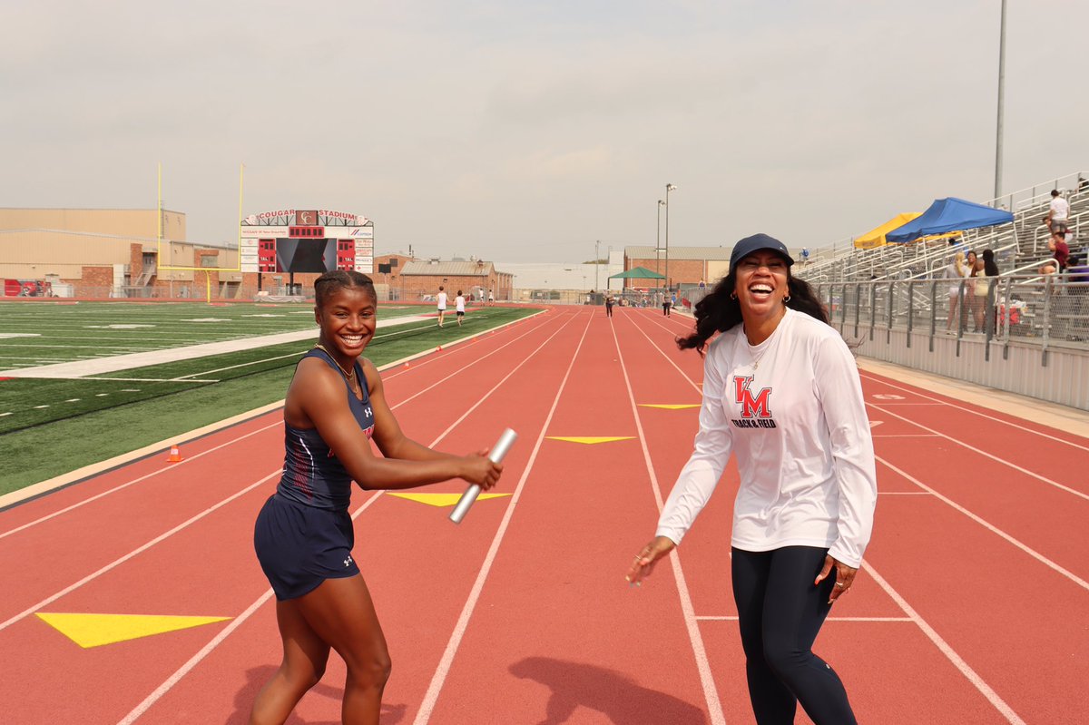 vmhs_TnF's tweet photo. Capturing some moments with my seniors!!! https://t.co/5ARyYPTgw8