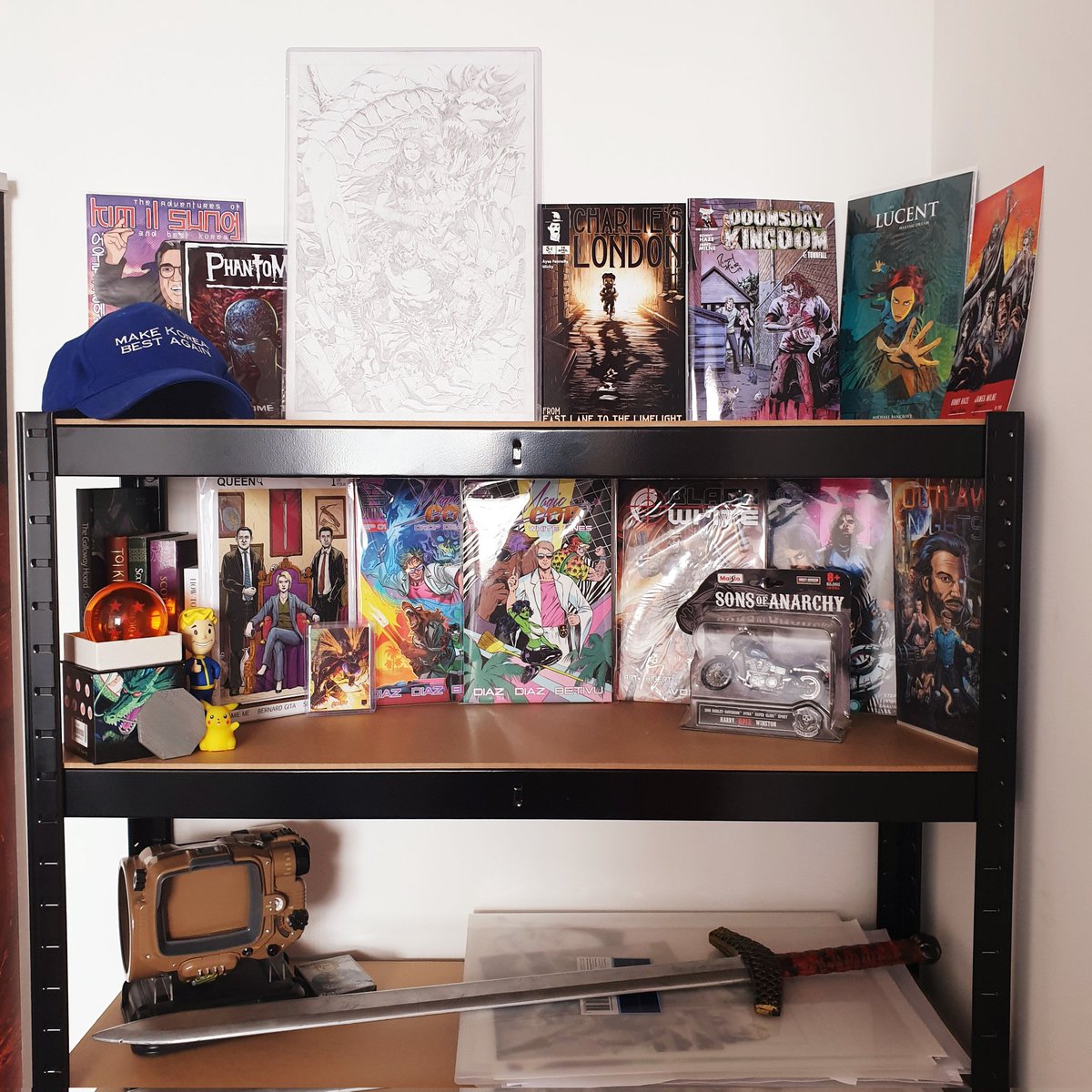 Studio7_co's tweet photo. My studio move was a success and finally got some indie books out of storage!
@FillPops @thelucentcomic @Terralympus @ArtThibert @JamieMeWrites @COMMI3MARK @peepholecircus @Charlies_London and of course my own stock for @D00MSDAYKINGDOM 
#indiecomics + original @Eskivoart https://t.co/xLoO9PgjZV