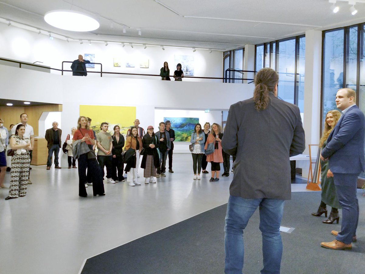 Amart_Galerie's tweet photo. Unsere neue Ausstellung "Saar - Inner Spaces" ist eröffnet!
Wir danken Saar, Hartwig Knack und den zahlreichen Gästen für einen wunderbaren Abend, an den wir uns noch lange erinnern werden!
#Saar #InnerSpaces #Opening #Amart #GutGegenGrau https://t.co/XunKymNuoq