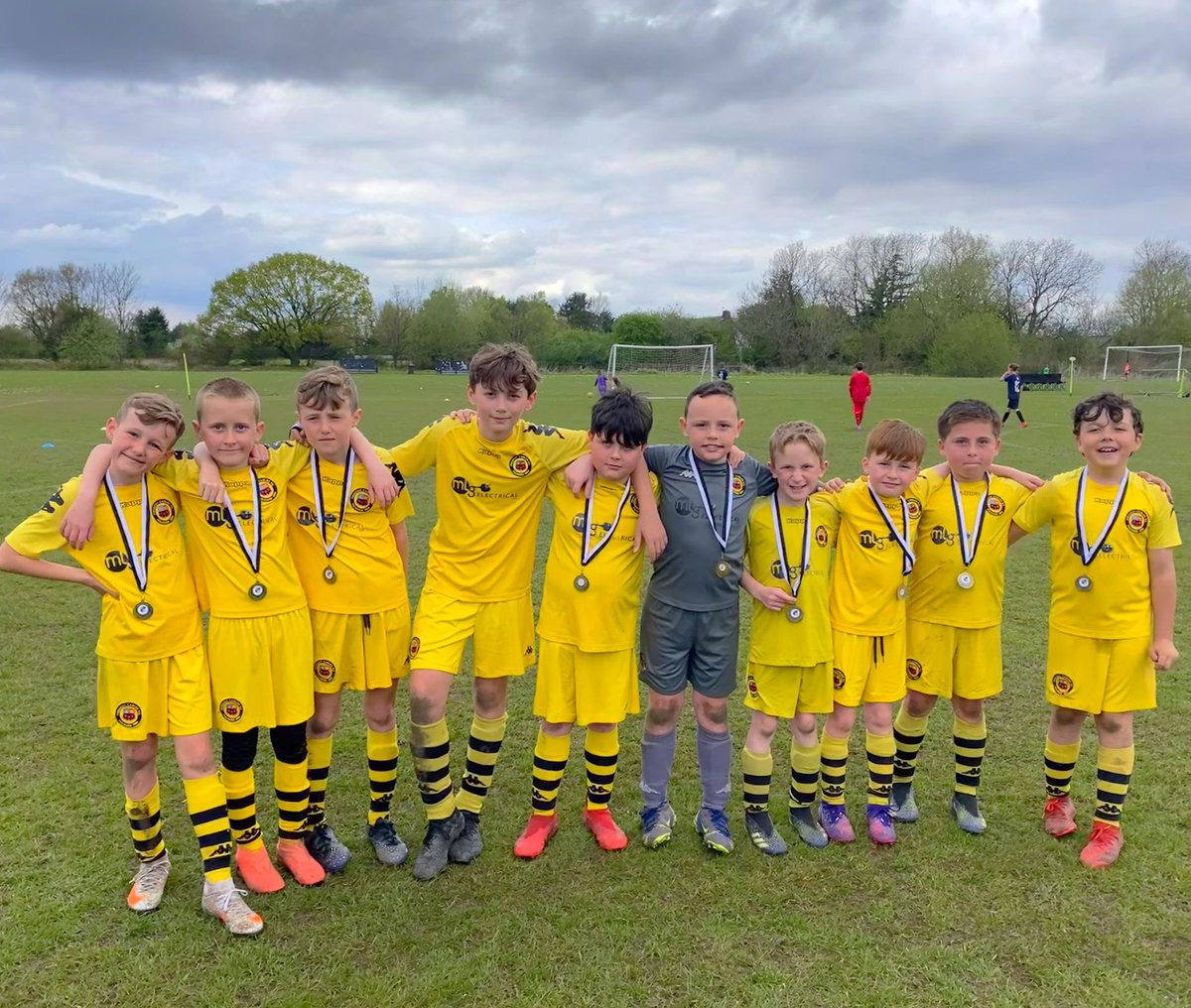 Boss day for the lads at the @boroughU10s tournament. The boys were slow to get going in the first few games but finished strong &amp; were  unlucky to go out on goal difference in the group stages after some impressive performances in the last few games

POTT: Zach &amp; Leighton 

🟡⚫️