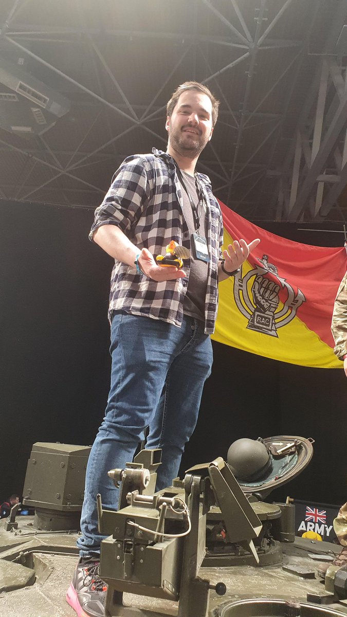 Napaku1's tweet photo. #findROGer @ASUS_ROGUK https://t.co/2C0yqC0CEM