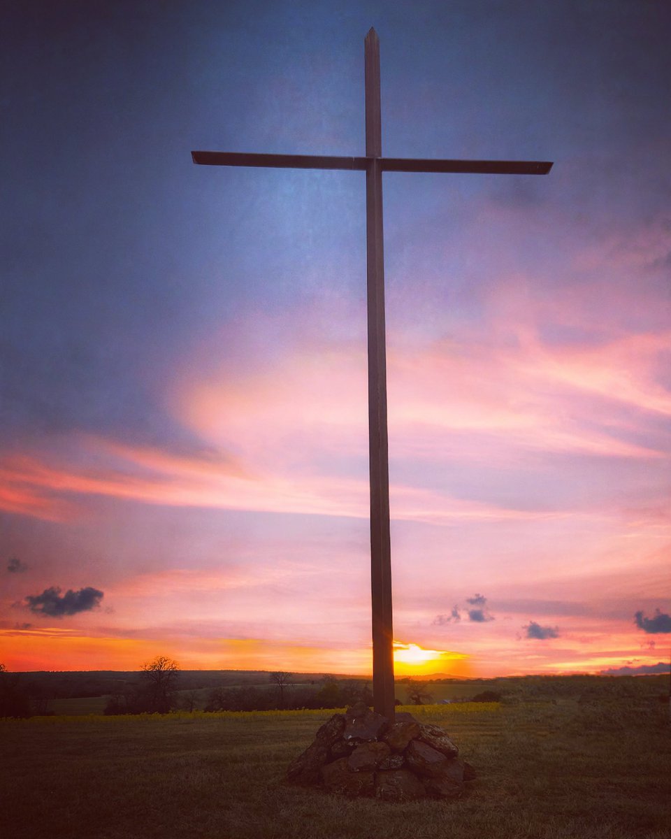 Good Friday = The Greatest Love Story of ALL🙌✝️💜

#goodfriday #thankyoujesus #theultimatesacrifice #tosaveusfromoursins #onahillfaraway #theoldruggedcross #iwillclingtotheoldruggedcross #theemblemofsufferingandshame #easterweekend2022 #texas #rolkeranch #darinandbrookealdridge