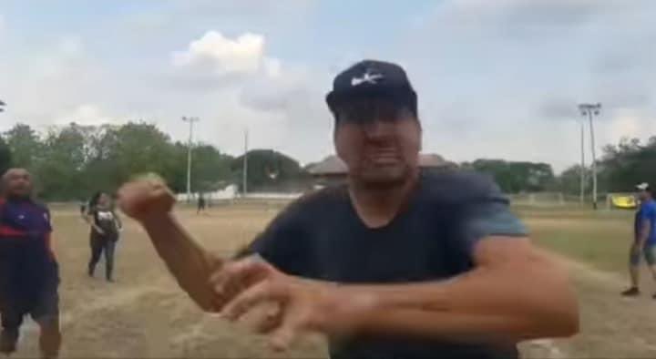 Lindavm01's tweet photo. Mi compañero y amigo Carlos Humberto Ortega fue agredido por 
Giovanni Carreño, técnico del club Sueños Dorados (Sincelejo), espero  acciones disciplinarias .Además, solicitó el retiro de la licencia para dirigir clubes deportivas. @MinDeporteCol https://t.co/veKlnbgeVo
