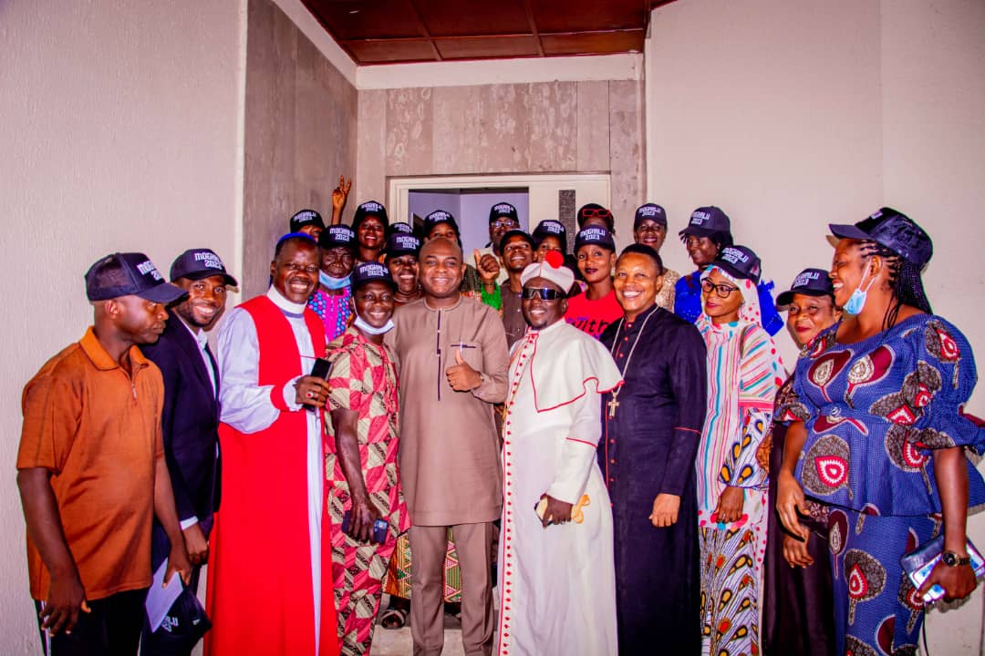 ahvuulele's tweet photo. BIG WIN FOR MOGHALU AS ATIKU SUPPORT GROUP DECAMPS TO JOIN THE MOGHALU CAMPAIGN: powerful grassroots team, ATIKU STATE OF MIND today dumped Atiku for Moghalu. #More4Moghalu https://t.co/TvqfS0UJTc