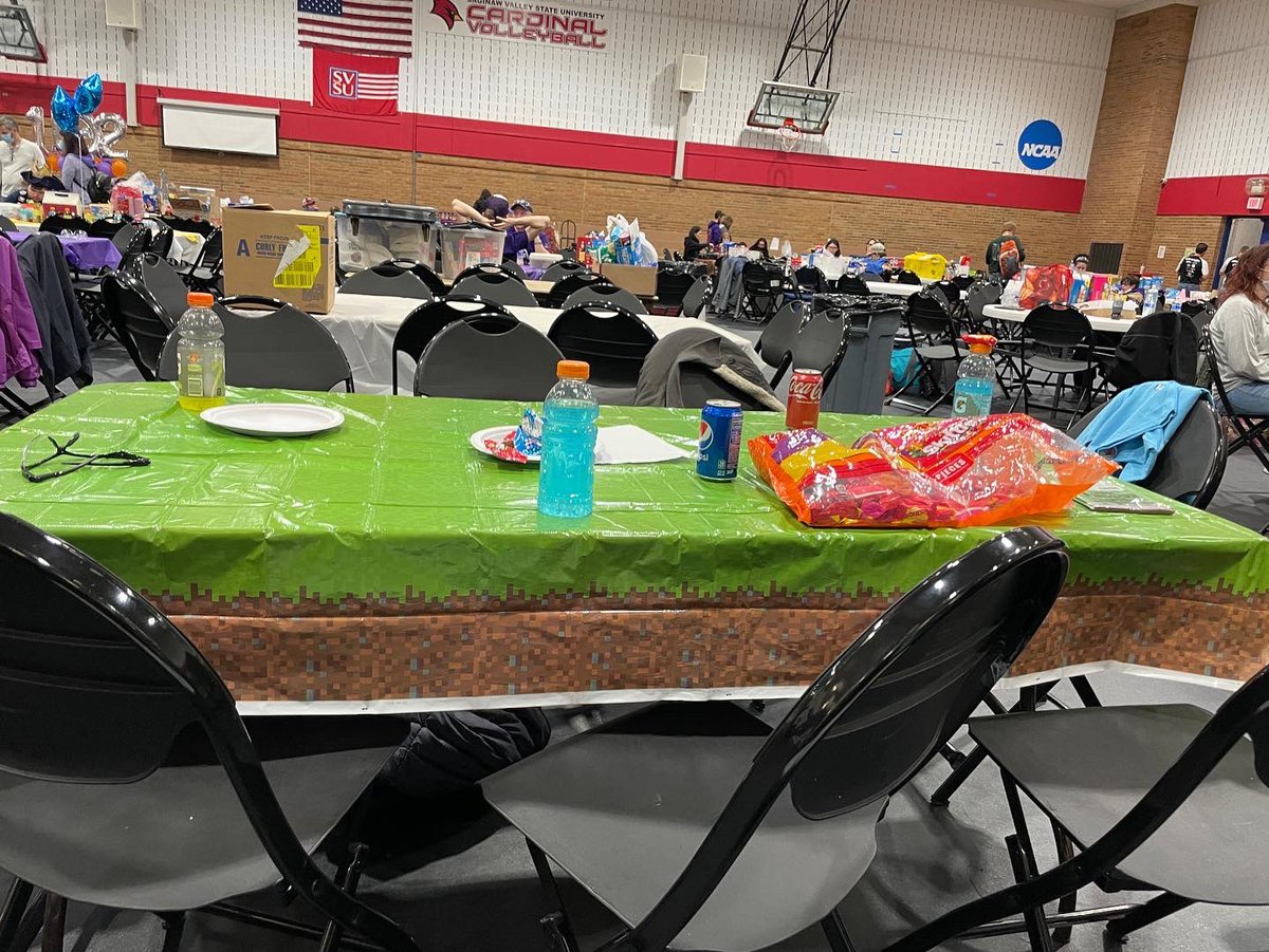 Freeland_5166's tweet photo. New Personal Record 🔥
Also look at our very epic Minecraft table cloth aren’t we so cool
#FirstRoboticsCompetition #FRC #Robotics #FIRST #FirstRobotics #RapidReact #FRC2022 #RapidReact2022 #FirstInMichigan #Michigan https://t.co/OFyMCTj9BU
