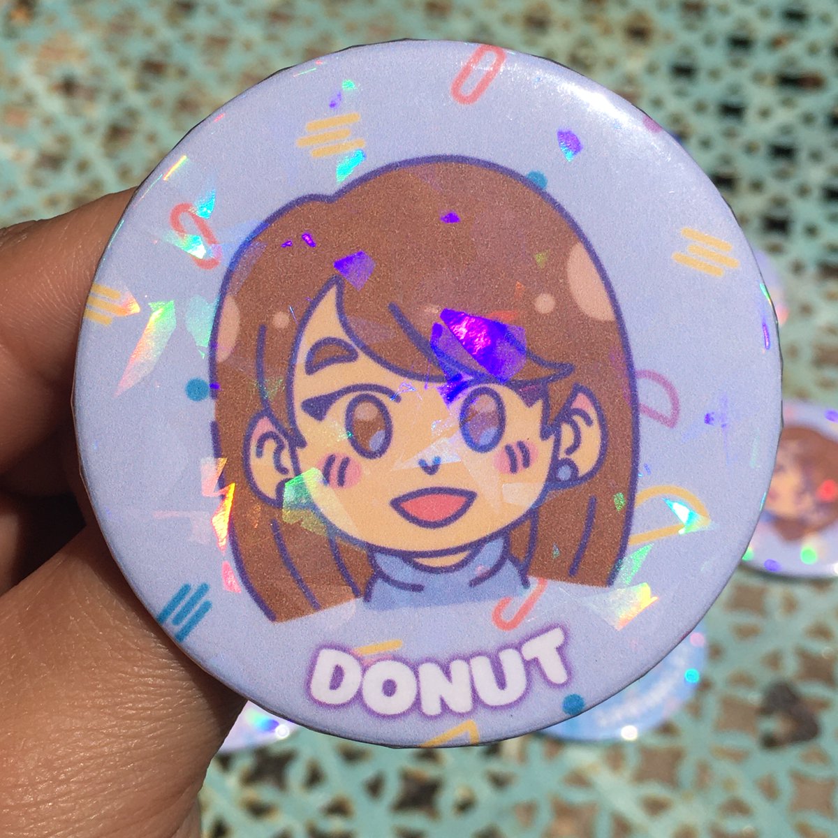 Donut_Tree's tweet photo. ✨Holographic Donut and Sprinkles Buttons ✨
Very excited with how these turned out! Link to get your own set in bio! 💕

#etsy #etsyshop #etsysellersofinstagram #buttons #buttonsbuttonsbuttons #pinback #pinbackbuttons #kawaii #kawaiiaesthetic #kawaiiart #oc #art #illustration https://t.co/f2aAgVg8N4