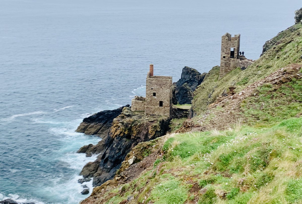 VStorey4's tweet photo. Interesting walk on the wild Tin coast. Tin, copper and arsenic old mines.
#nationalTrust
#cornwallmines https://t.co/GjIlvbQyub