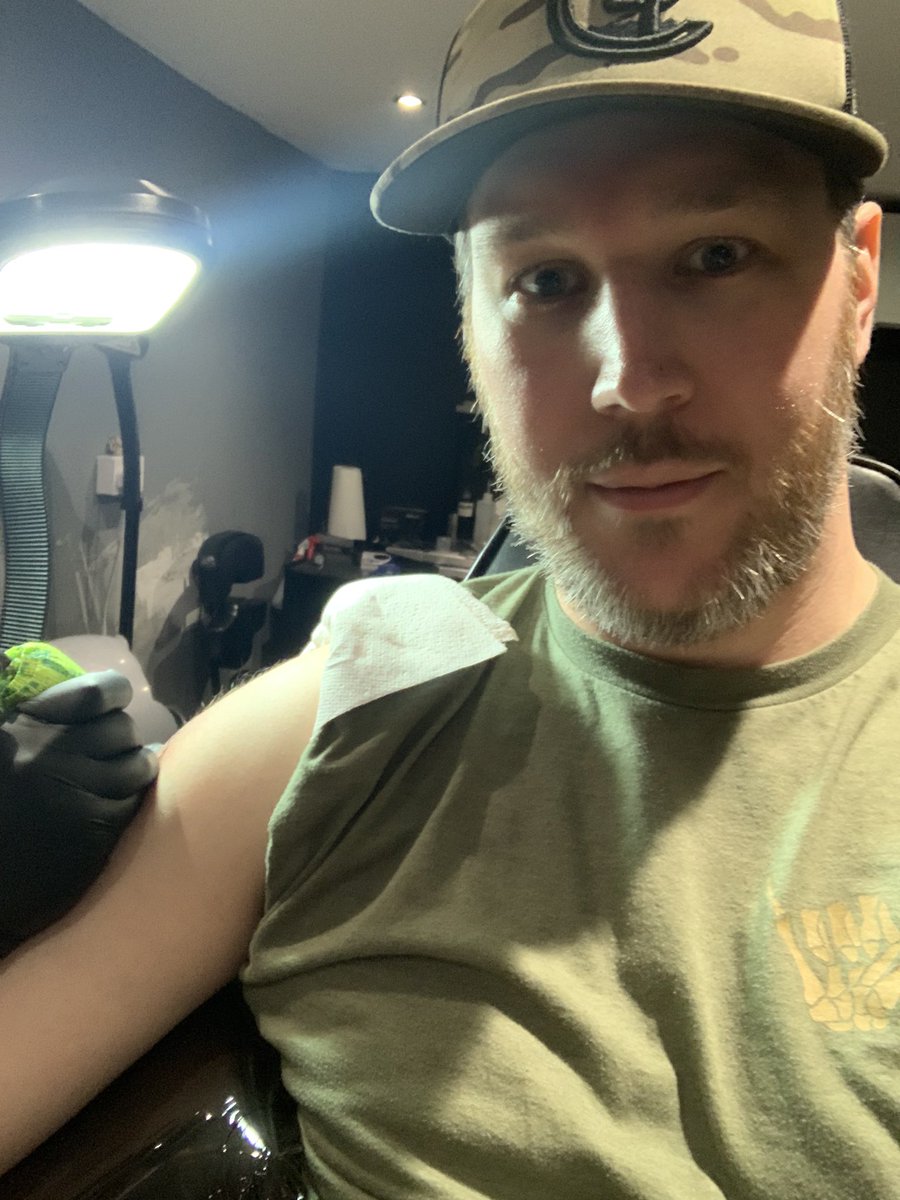 IronltNeo's tweet photo. #AssembletheArmy Something’s happening. @SSmuggz @ApacheJack4 cheers for the motivation. #firsttattoo #tattoo https://t.co/zMWJzrkv1T
