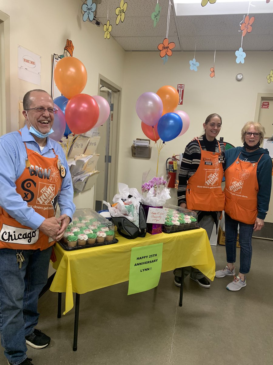BKTHD1983's tweet photo. Celebrating HC Lynns 25th HD Anniversary! Congratulations Lynn! Way to go! https://t.co/OT0mKxRzqV