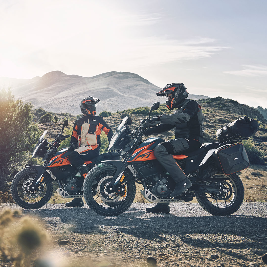 KTM_UK's tweet image. #KTMBlog - It's back for 2022! In 2021, THE WORLD ADVENTURE WEEK united 2,000 participants from 74 countries in a unique, incredible way. Find out what it took to win the top prize - a new KTM 1290 SUPER ADVENTURE S. Click fal.cn/3nOYq for more.

#KTM #ReadyToRace