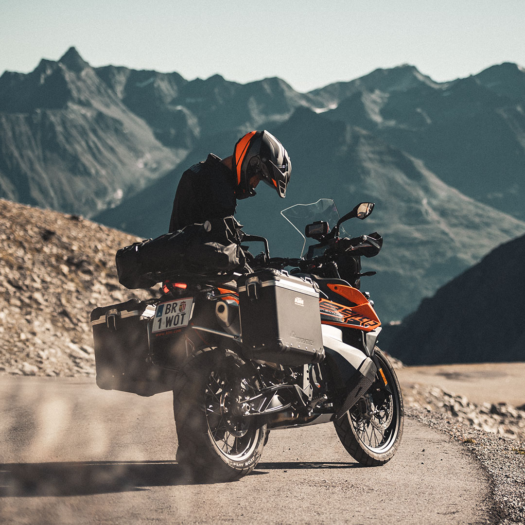 KTM_UK's tweet image. #KTMBlog - It's back for 2022! In 2021, THE WORLD ADVENTURE WEEK united 2,000 participants from 74 countries in a unique, incredible way. Find out what it took to win the top prize - a new KTM 1290 SUPER ADVENTURE S. Click fal.cn/3nOYq for more.

#KTM #ReadyToRace