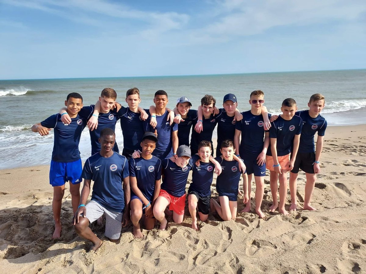 FCLC_'s tweet image. 🔴🔵⚽️ 𝗨𝟭𝟰 - 𝗧𝗼𝘂𝗿𝗻𝗼𝗶 𝗶𝗻𝘁𝗲𝗿𝗻𝗮𝘁𝗶𝗼𝗻𝗮𝗹 😊

Pas de doute, ils sont bien arrivés ⛱️☀️