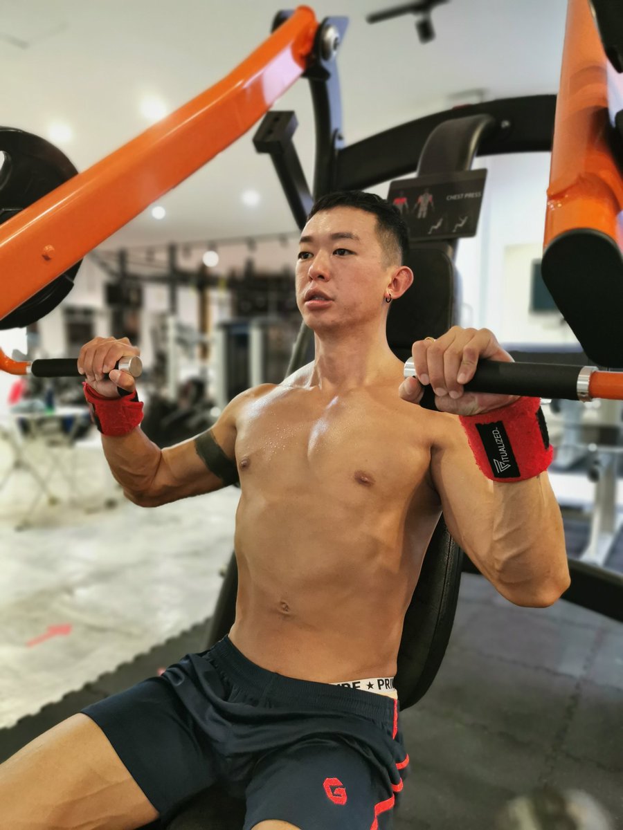 nic8968's tweet photo. IG: https://t.co/890N38eryo
Chest push night.
Tgif https://t.co/kKmG47Rbzd